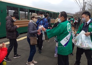 塘路駅でのお出迎え