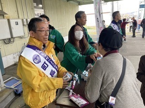 今年最後の「ひとめぐり号」をお出迎えしました