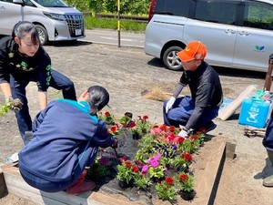 釧路空港で花壇整備が行われました