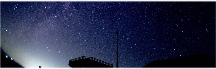 多和平展望台と満天の星空の写真